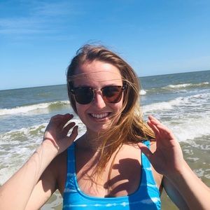 Meet your Posher, Ava